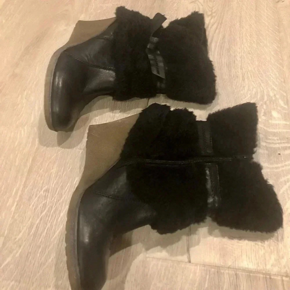 Baretrap boots—women - Picture 3 of 6